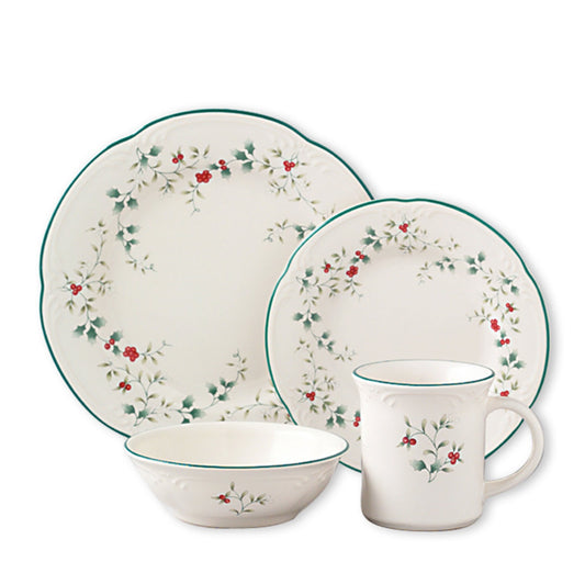 Pfaltzgraff® Winterberry 16-Piece Dinnerware Set, Service for 4